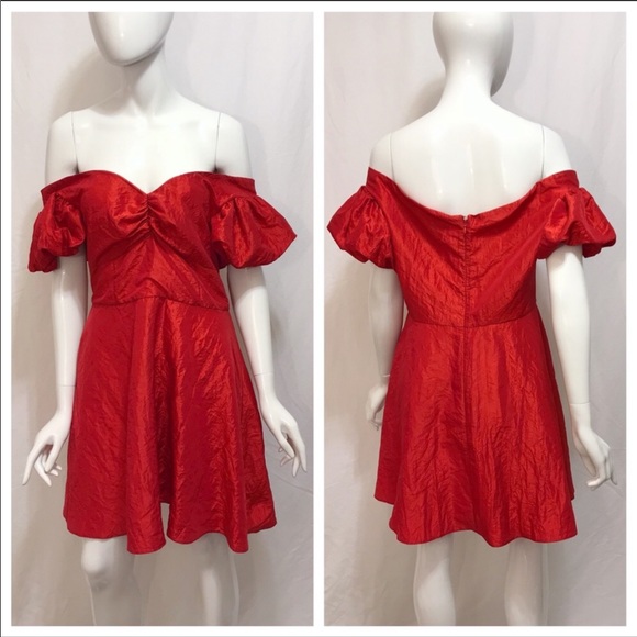 Topshop Dresses & Skirts - Topshop Red Puff-Sleeve Dress